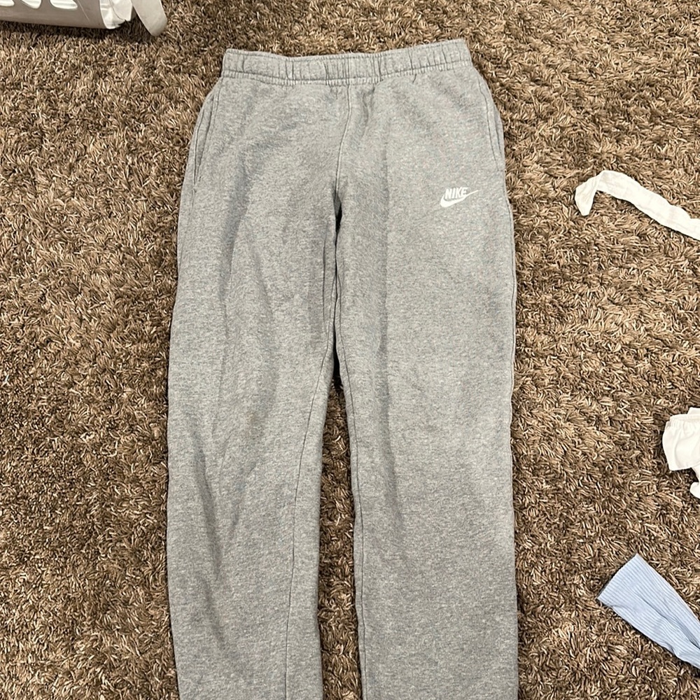 grey nike sweat pants